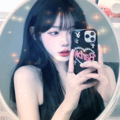 梦幻星空的女生头像