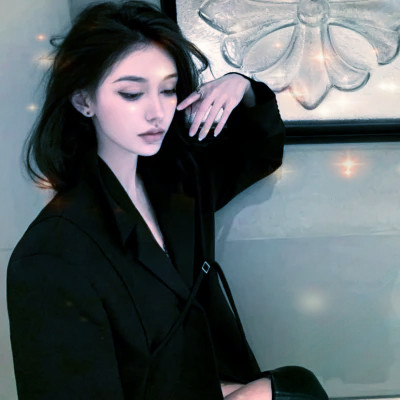 梦幻星空的女生头像