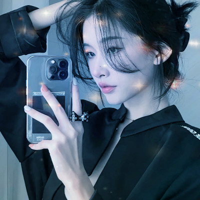 梦幻星空的女生头像