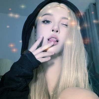 梦幻星空的女生头像
