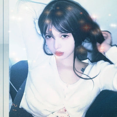 梦幻星空的女生头像