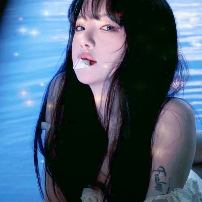 梦幻星空的女生头像