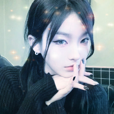 梦幻星空的女生头像