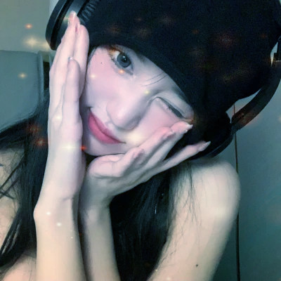 梦幻星空的女生头像