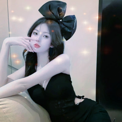 梦幻星空的女生头像