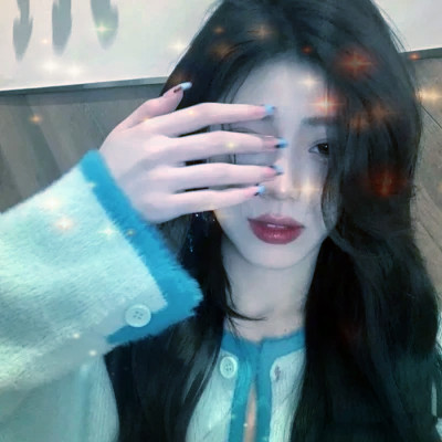 梦幻星空的女生头像