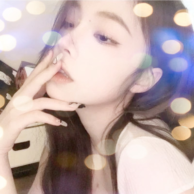 夜晚灯光女生头像