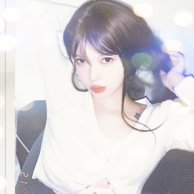 夜晚灯光女生头像