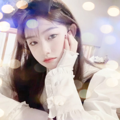夜晚灯光女生头像