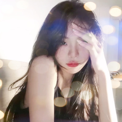 夜晚灯光女生头像