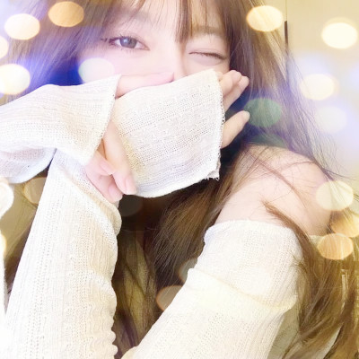 夜晚灯光女生头像