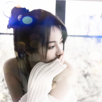 夜晚灯光女生头像