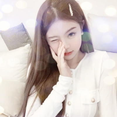 夜晚灯光女生头像