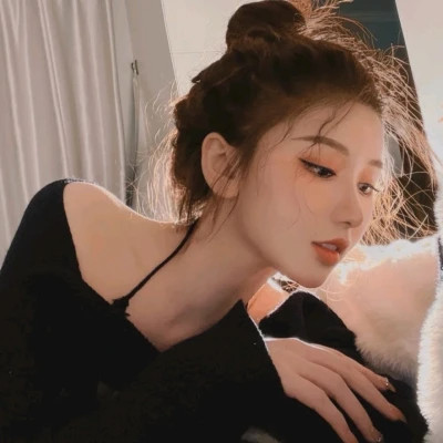 2025热门新美女头像