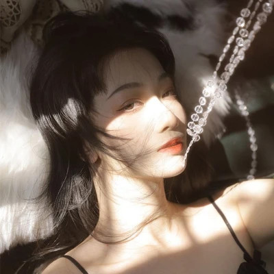 2025热门新美女头像