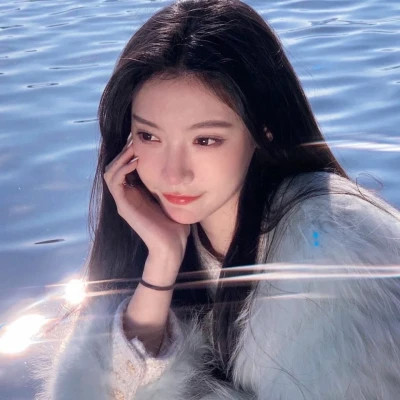 2025流行头像最新款图片女