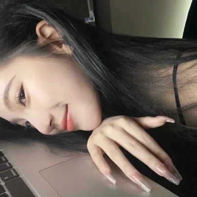 2025流行头像最新款图片女