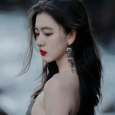 2025流行头像最新款图片女
