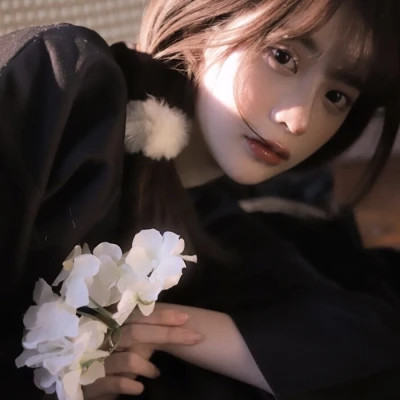 2025流行头像最新款图片女