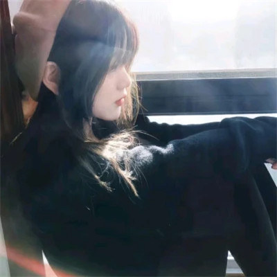 2025流行头像最新款图片女
