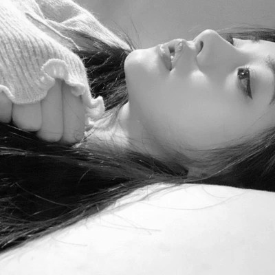 女头ins风真人黑白