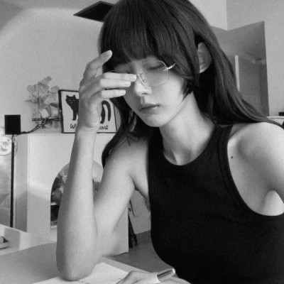 女头ins风真人黑白