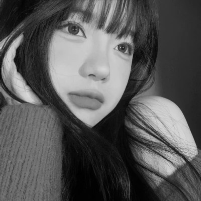 女头ins风真人黑白