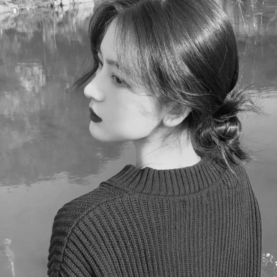 女头ins风真人黑白