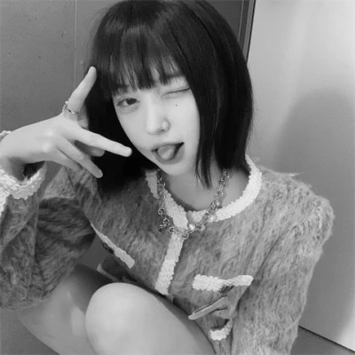 女头ins风真人黑白