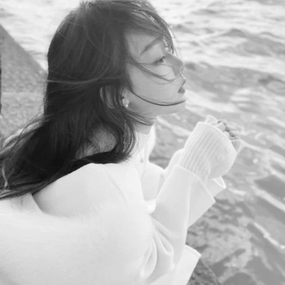 女头ins风真人黑白