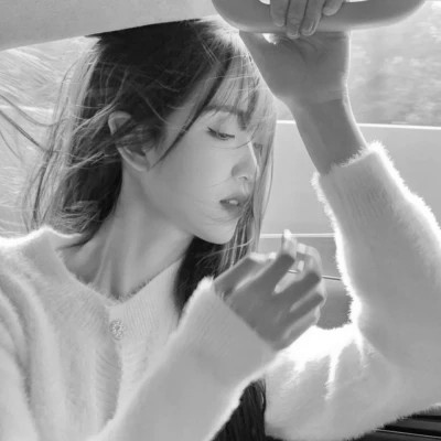 女头ins风真人黑白