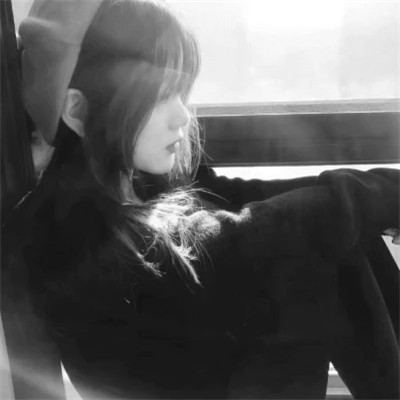 女头ins风真人黑白