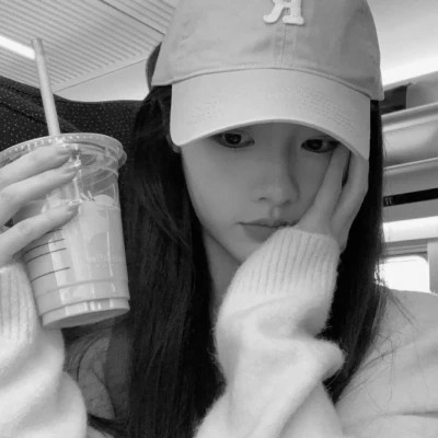 女头ins风真人黑白