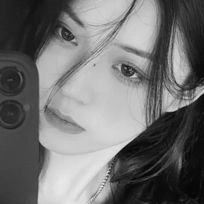 女头ins风真人黑白