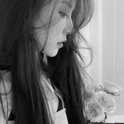 女头ins风真人黑白