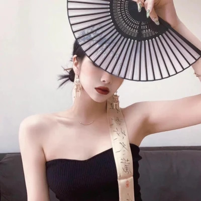 头像图片2025最火爆女孩