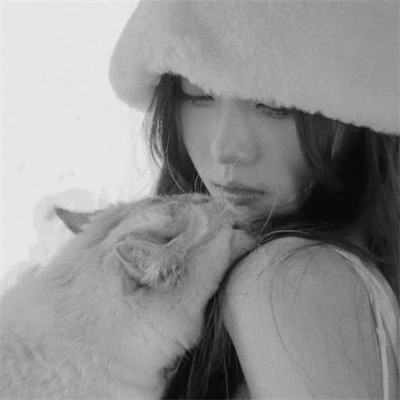 女生黑白高级感图片头像