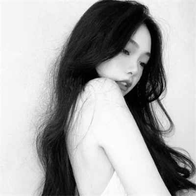 女生黑白高级感图片头像