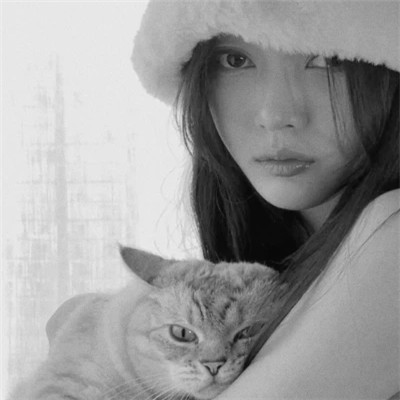 女生黑白高级感图片头像