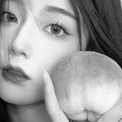 女生黑白高级感图片头像