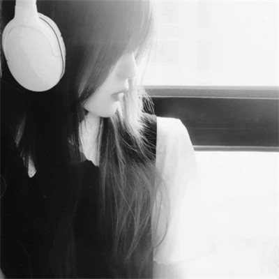 女生黑白高级感图片头像
