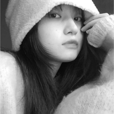 女生黑白高级感图片头像