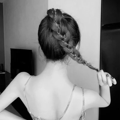 女生黑白高级感图片头像
