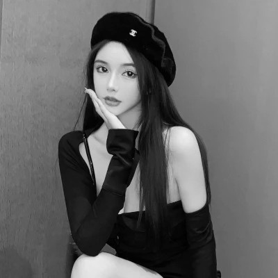 女生黑白高级感图片头像