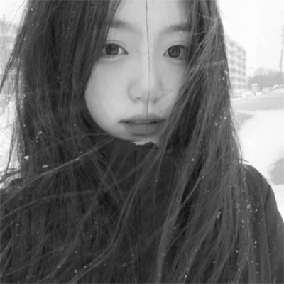 黑白美女头像时尚