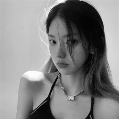 黑白美女头像时尚