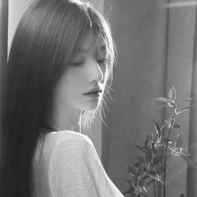 黑白美女头像时尚