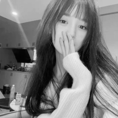 黑白美女头像时尚