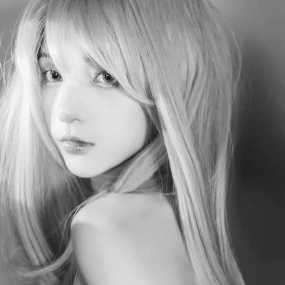 黑白美女头像时尚