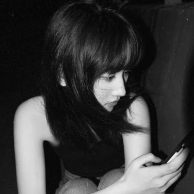 黑白美女头像时尚